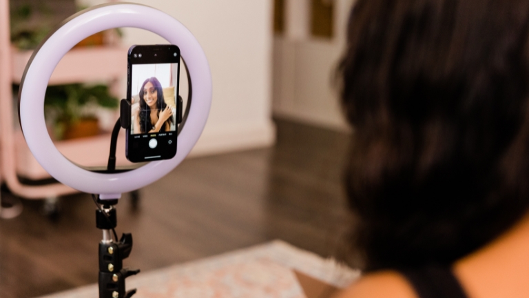 Utiliser des influenceurs locaux